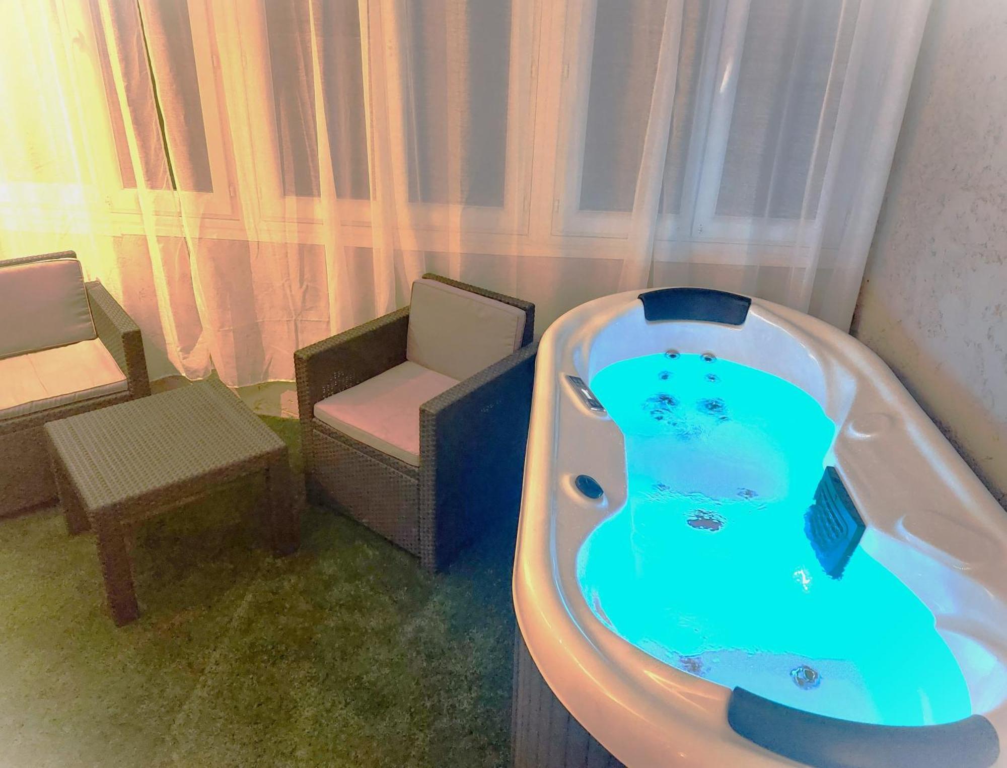 Hotel Les Jardins De Bormes, Sauna & Jacuzzi エクステリア 写真