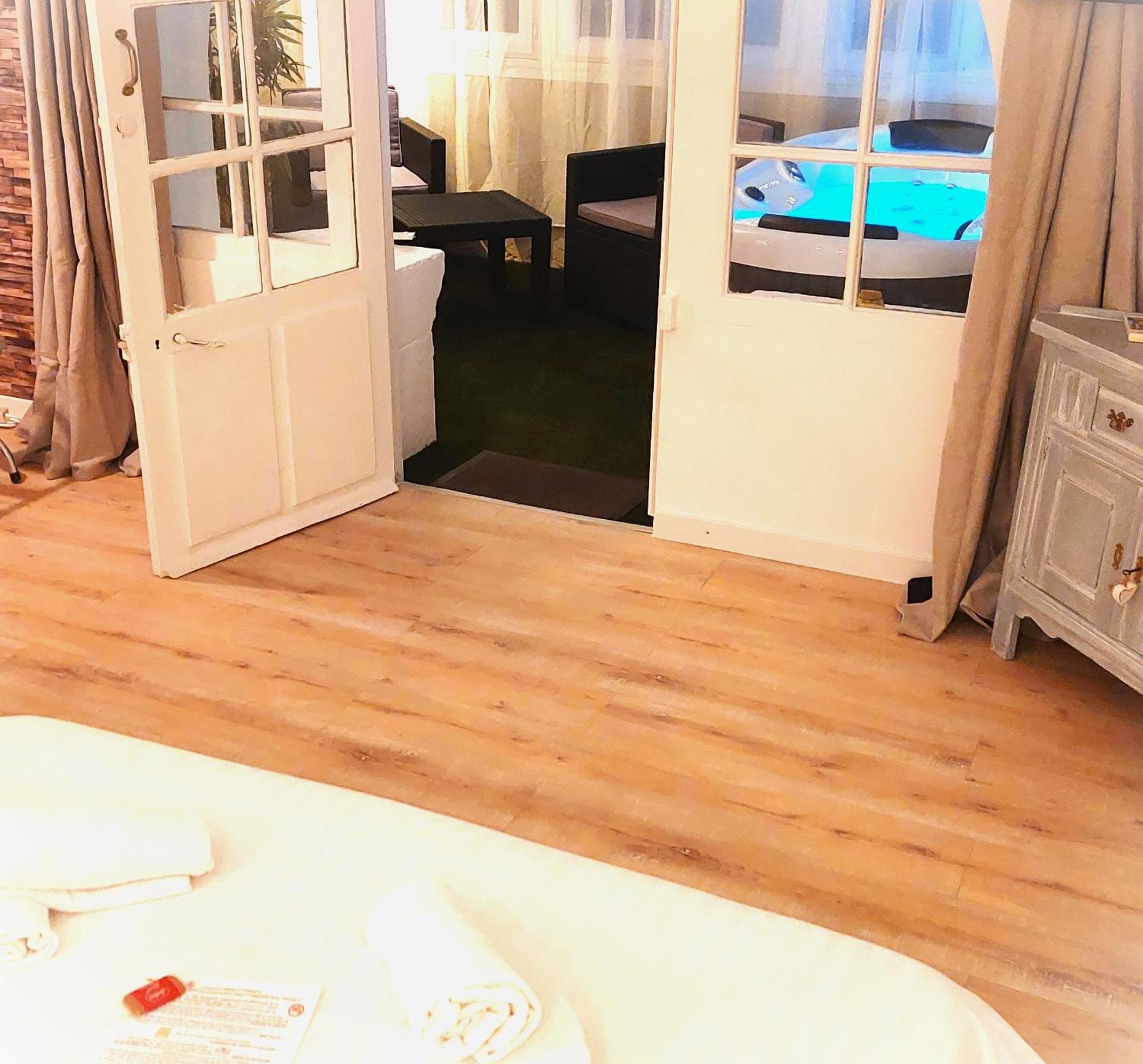 Hotel Les Jardins De Bormes, Sauna & Jacuzzi 部屋 写真